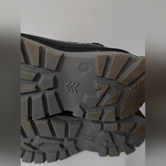 Boys Thermolite EcoMade Black Winter Boots Size 1 Barely Used - Picture 5 of 8